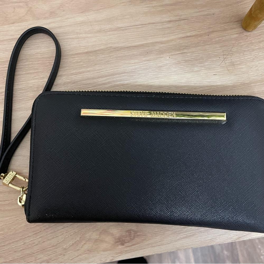 Steve Madden Wristlet